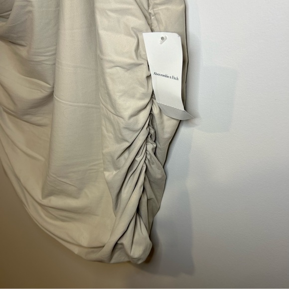 ABERCROMBIE & FITCH Soft Matte Seamless Asymmetrical Ruched Top - Picture 6 of 10